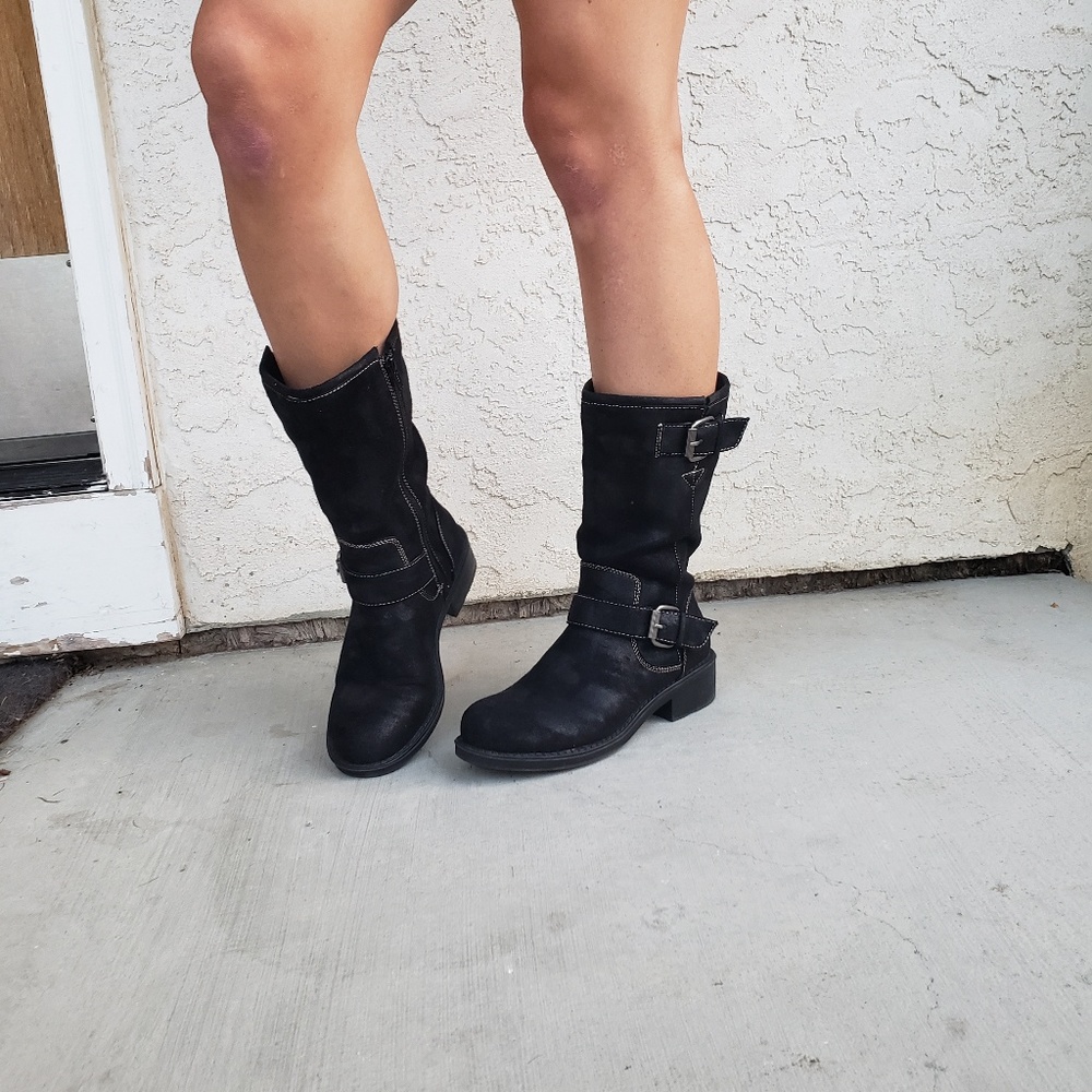 Black boots